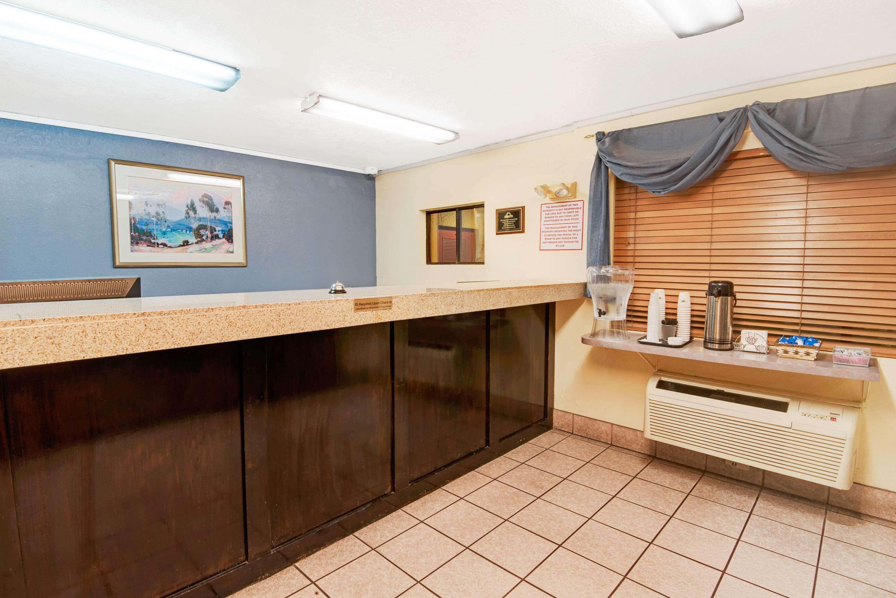 Days Inn By Wyndham El Paso Airport East Екстер'єр фото