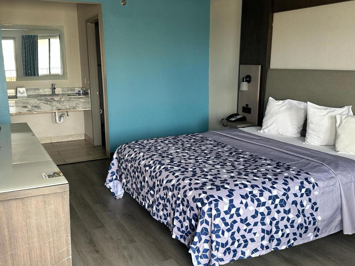 Days Inn By Wyndham El Paso Airport East Екстер'єр фото