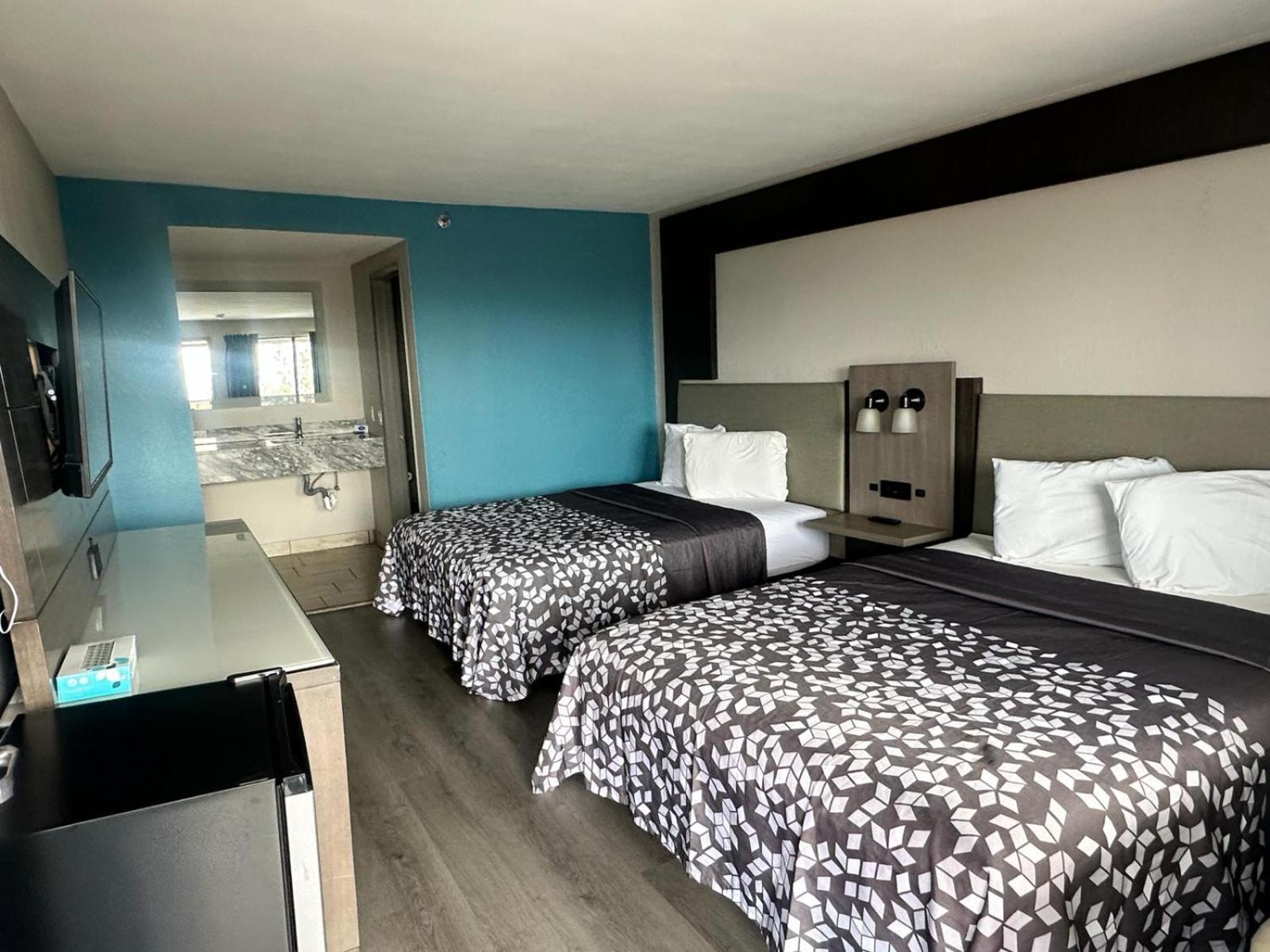 Days Inn By Wyndham El Paso Airport East Екстер'єр фото