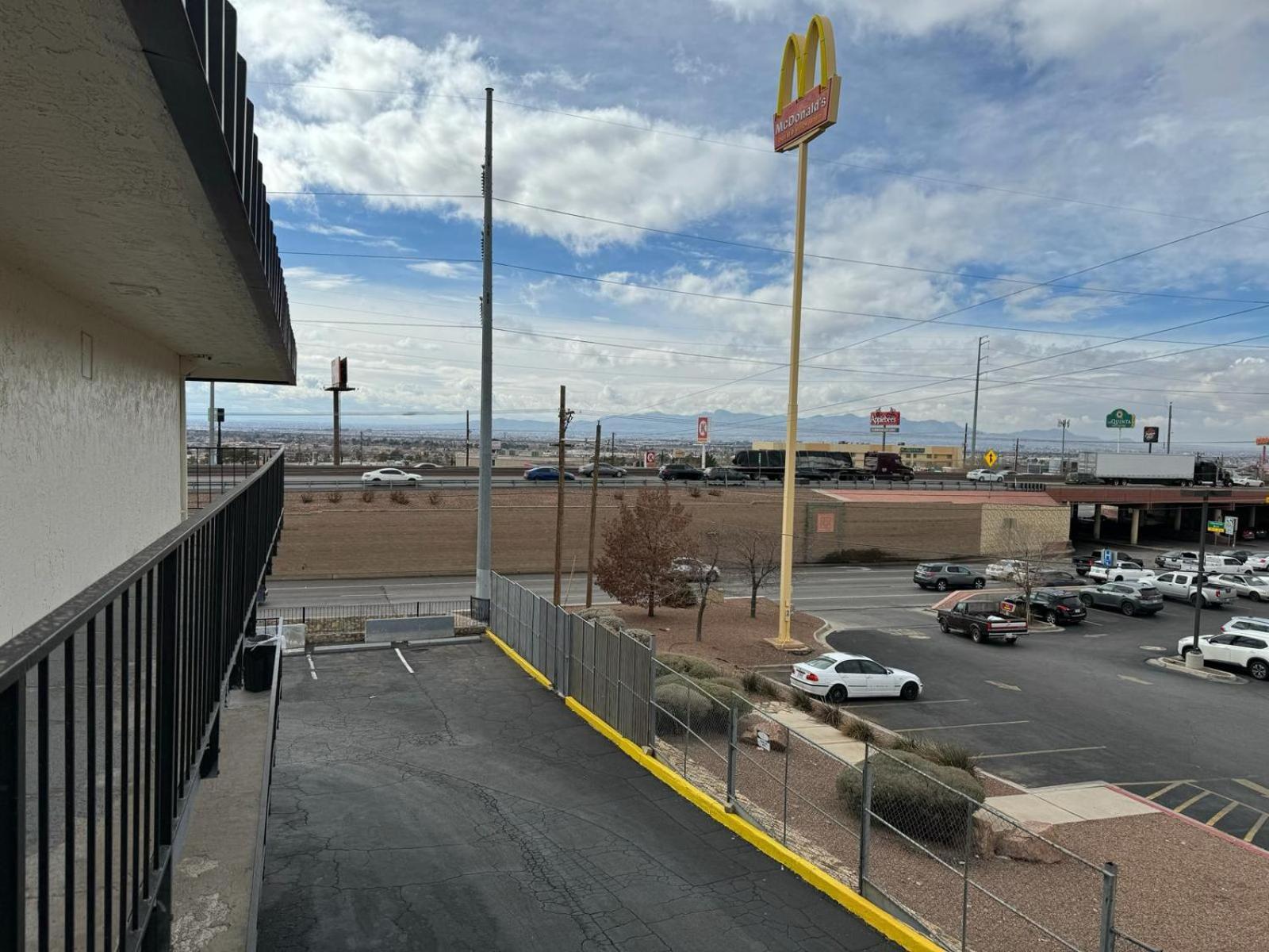 Days Inn By Wyndham El Paso Airport East Екстер'єр фото