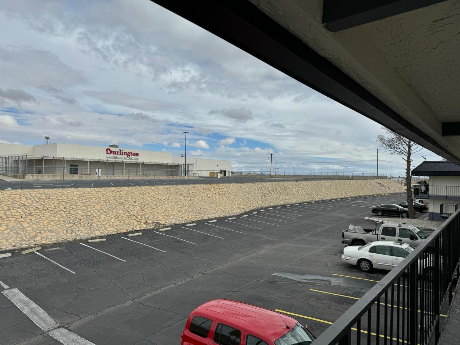 Days Inn By Wyndham El Paso Airport East Екстер'єр фото