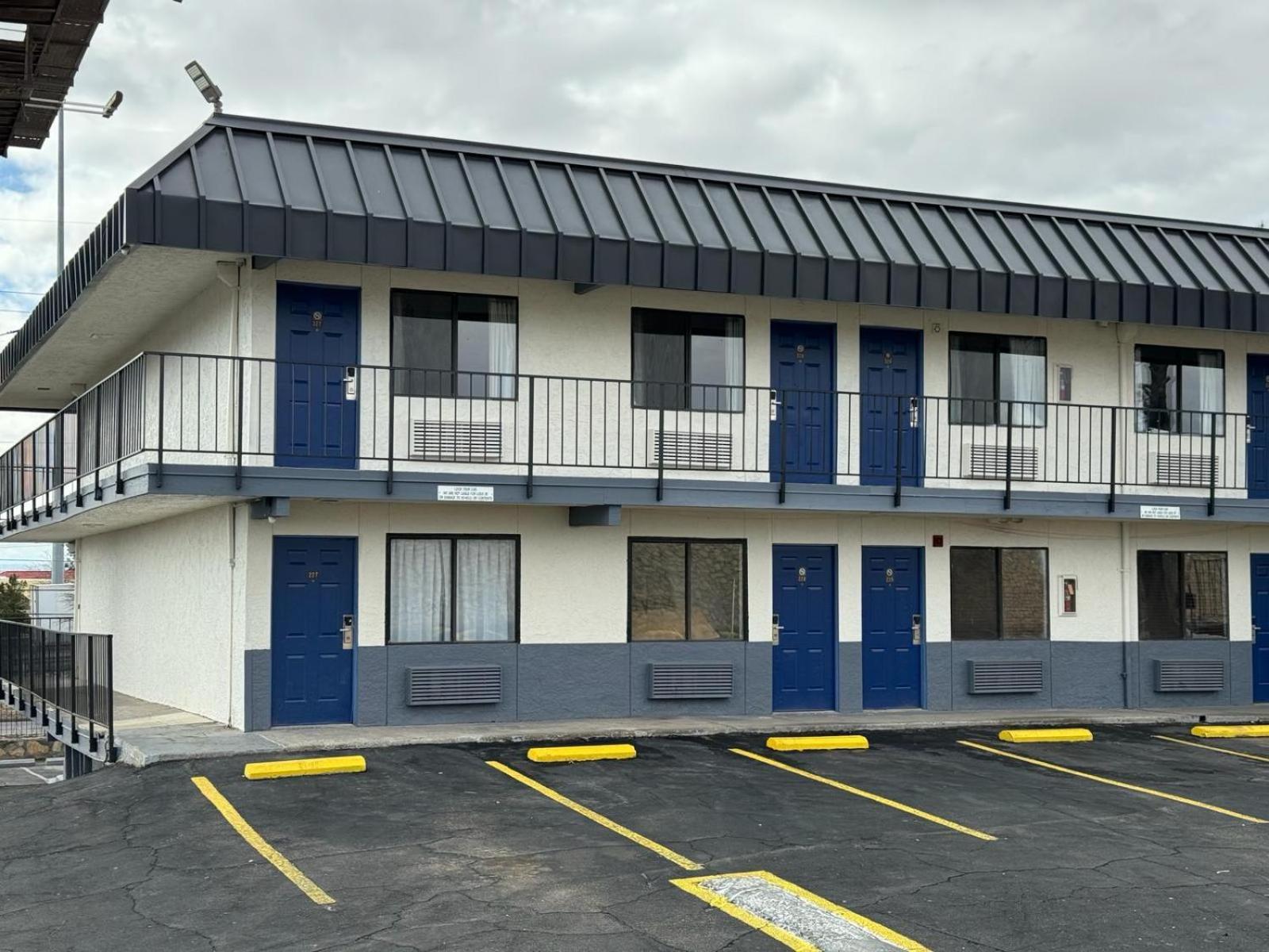 Days Inn By Wyndham El Paso Airport East Екстер'єр фото